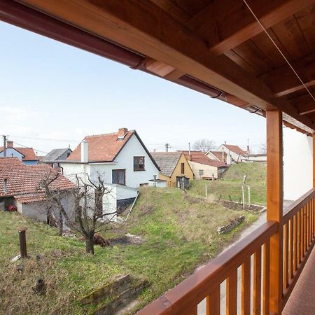 Отель Sklipek Vinarstvi Paul Вельке-Биловице Экстерьер фото